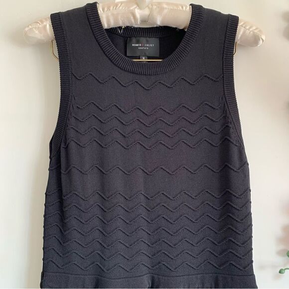 ROMEO AND JULIET BLACK DRESS - Picture 9 of 12